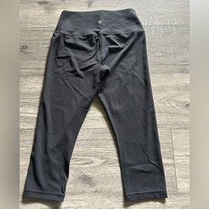 Athleta Transcend Capri — black size medium